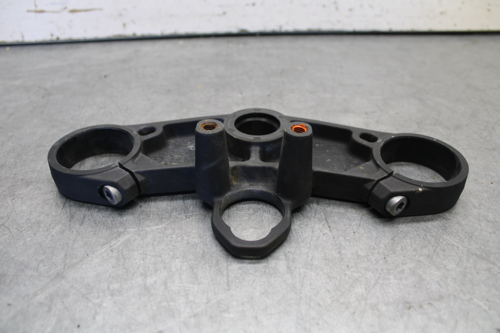 05-06 SUZUKI GSXR1000 FORKS UPPER TRIPLE TREE CLAMP 51311-41G00 BB663