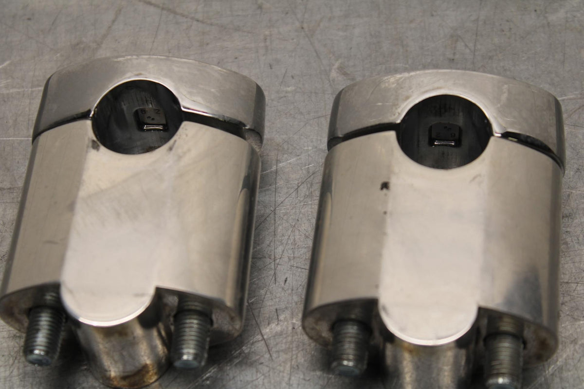 2006 Kawasaki Vulcan 900 VN900B Classic HANDLEBAR RISERS BB585