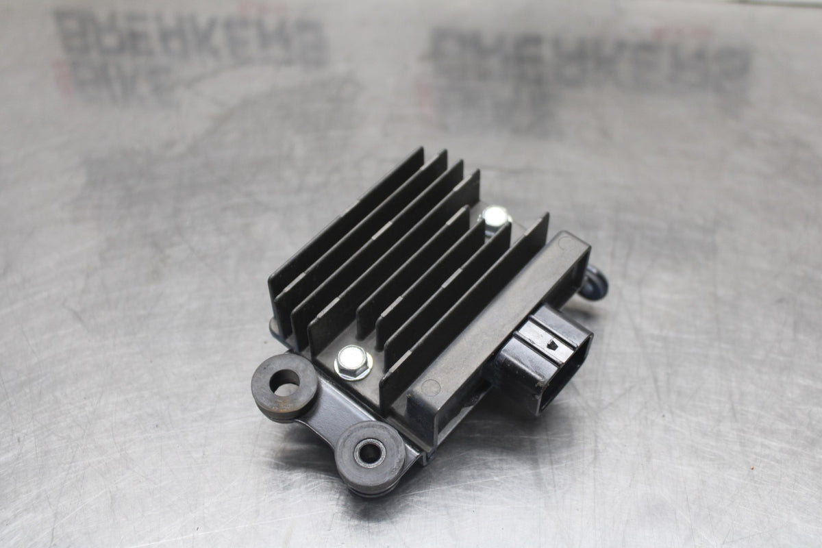 23 KAWASAKI Z900RS RECTIFIER VOLTAGE REGULATOR BB935