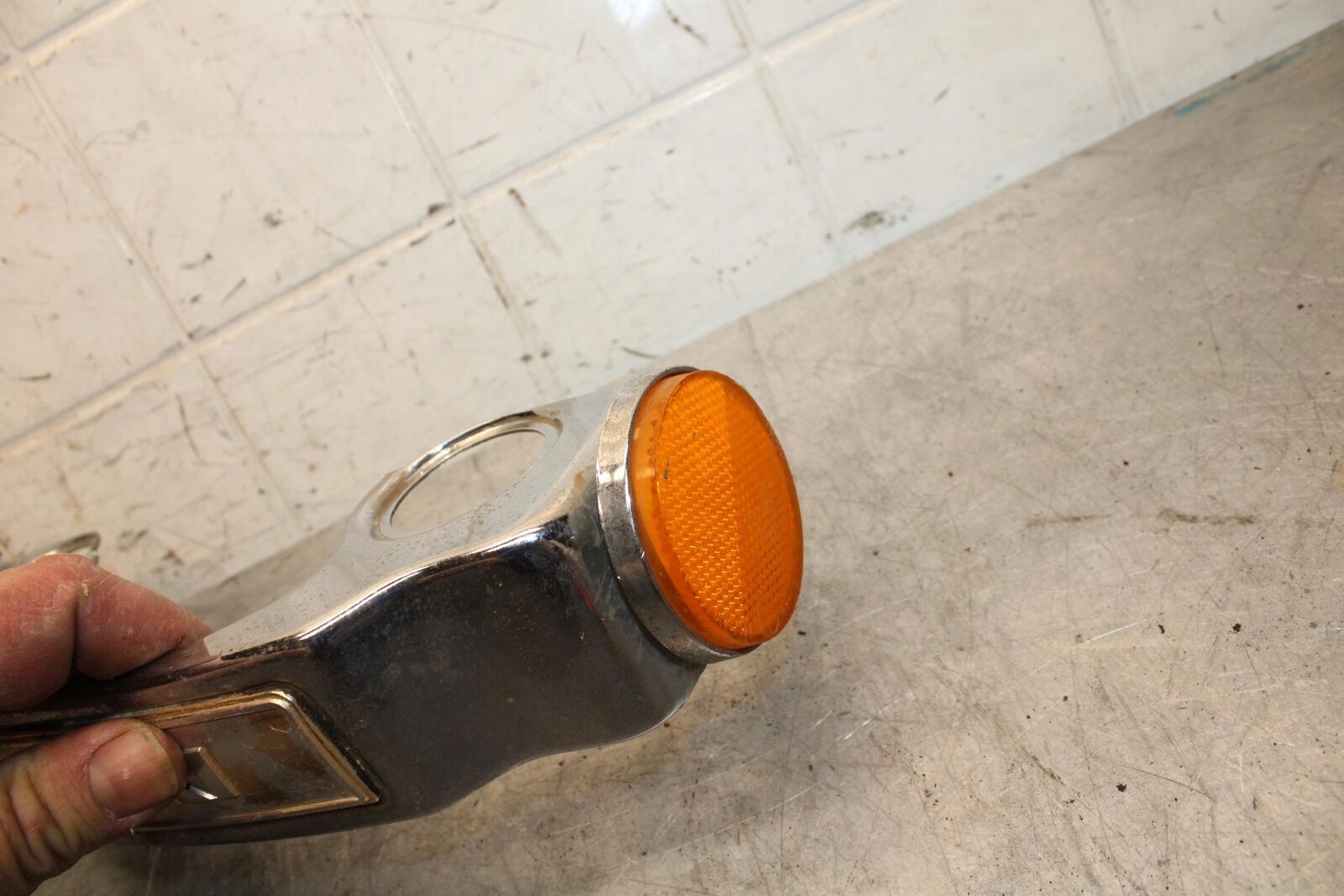 82-83 SUZUKI GS1100GL FRONT FORK COVER TOP GUARD SHIELD COWL  BB30