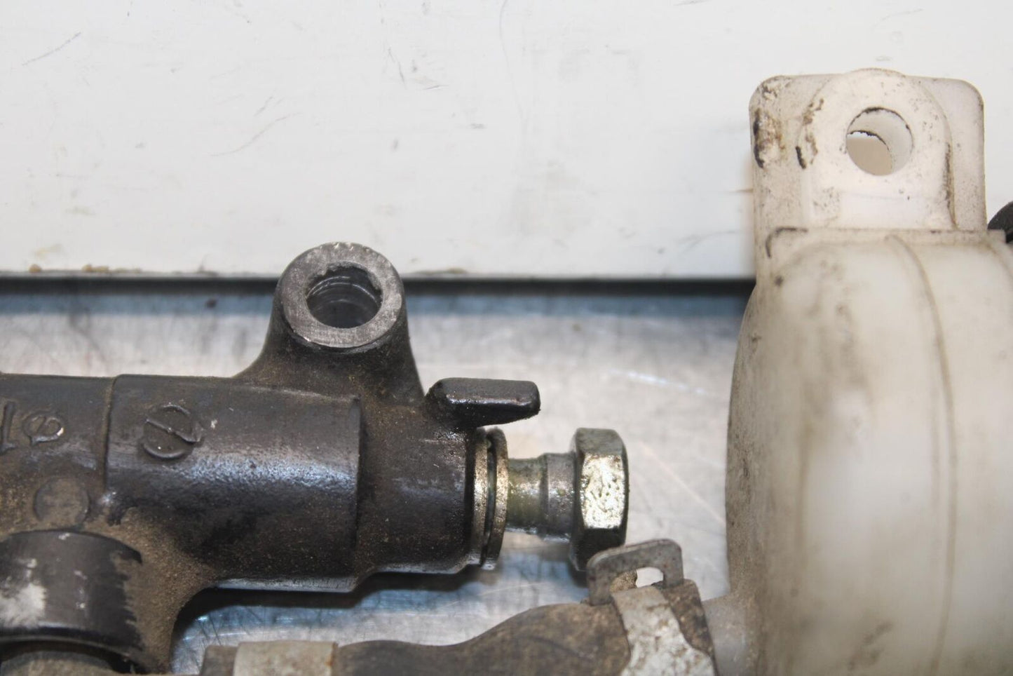 1985 Kawasaki Ninja 900R ZX900A REAR BACK BRAKE MASTER CYLINDER BB84