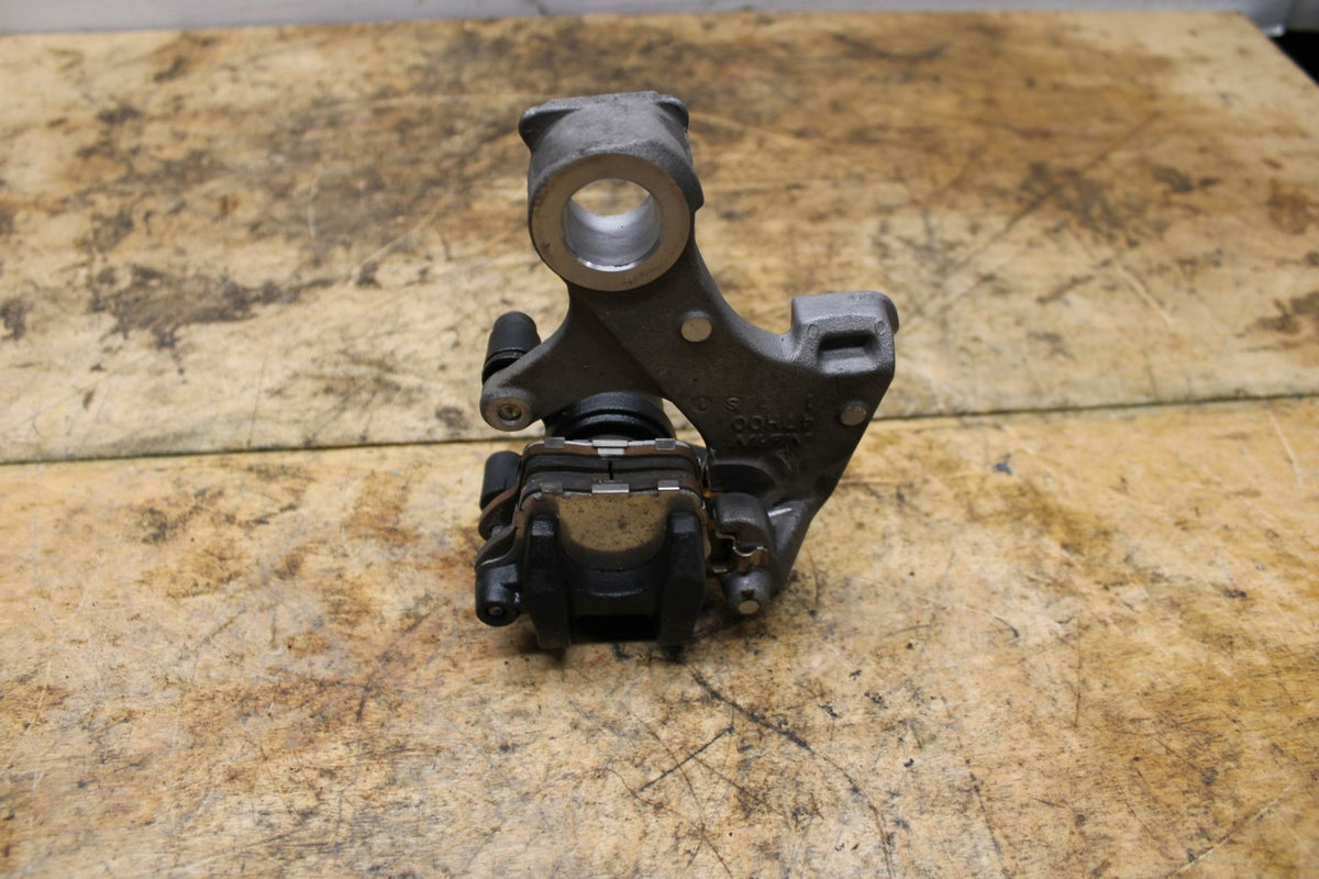 11-21 SUZUKI GSXR600 REAR BACK BRAKE CALIPER W MOUNT BRACKET BB346