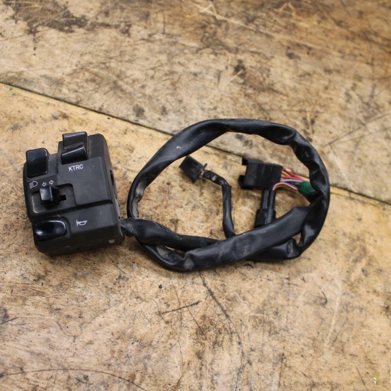 13-18 KAWASAKI NINJA ZX6R RIGHT CLIP ON HANDLE KILL OFF START SWITCHES BB342