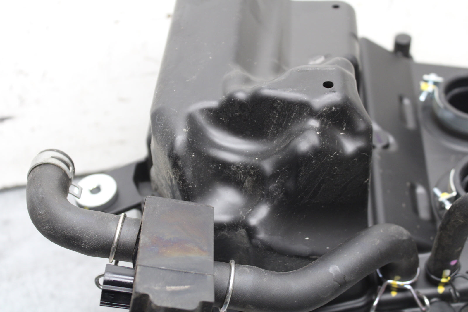 18-23 KAWASAKI NINJA 400 AIRBOX AIR INTAKE FILTER BOX BB660