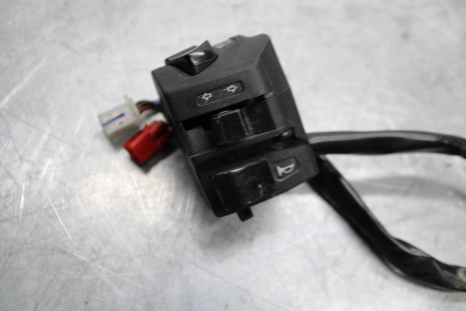 18 KTM RC 390 LEFT CLIP ON HANDLE HORN SIGNALS SWITCH SWITCHES BB442
