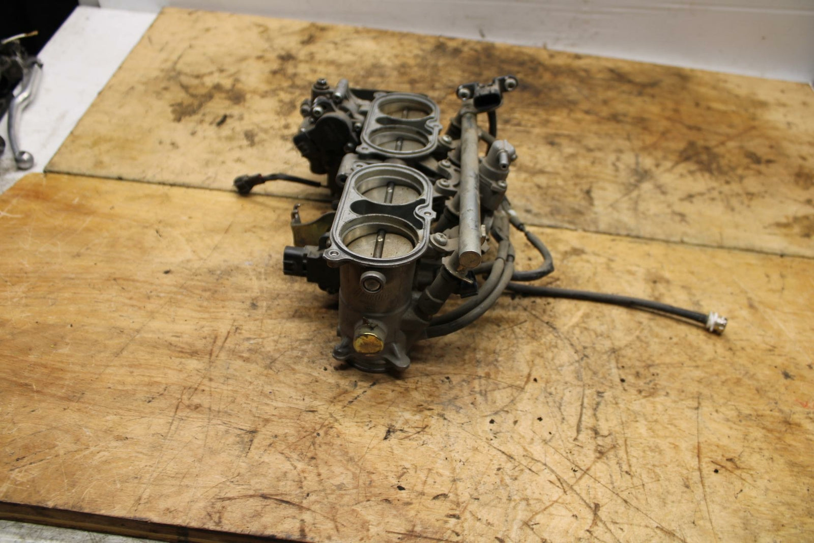 06-15 YAMAHA FZ1 MAIN FUEL INJECTORS / THROTTLE BODIES BB326