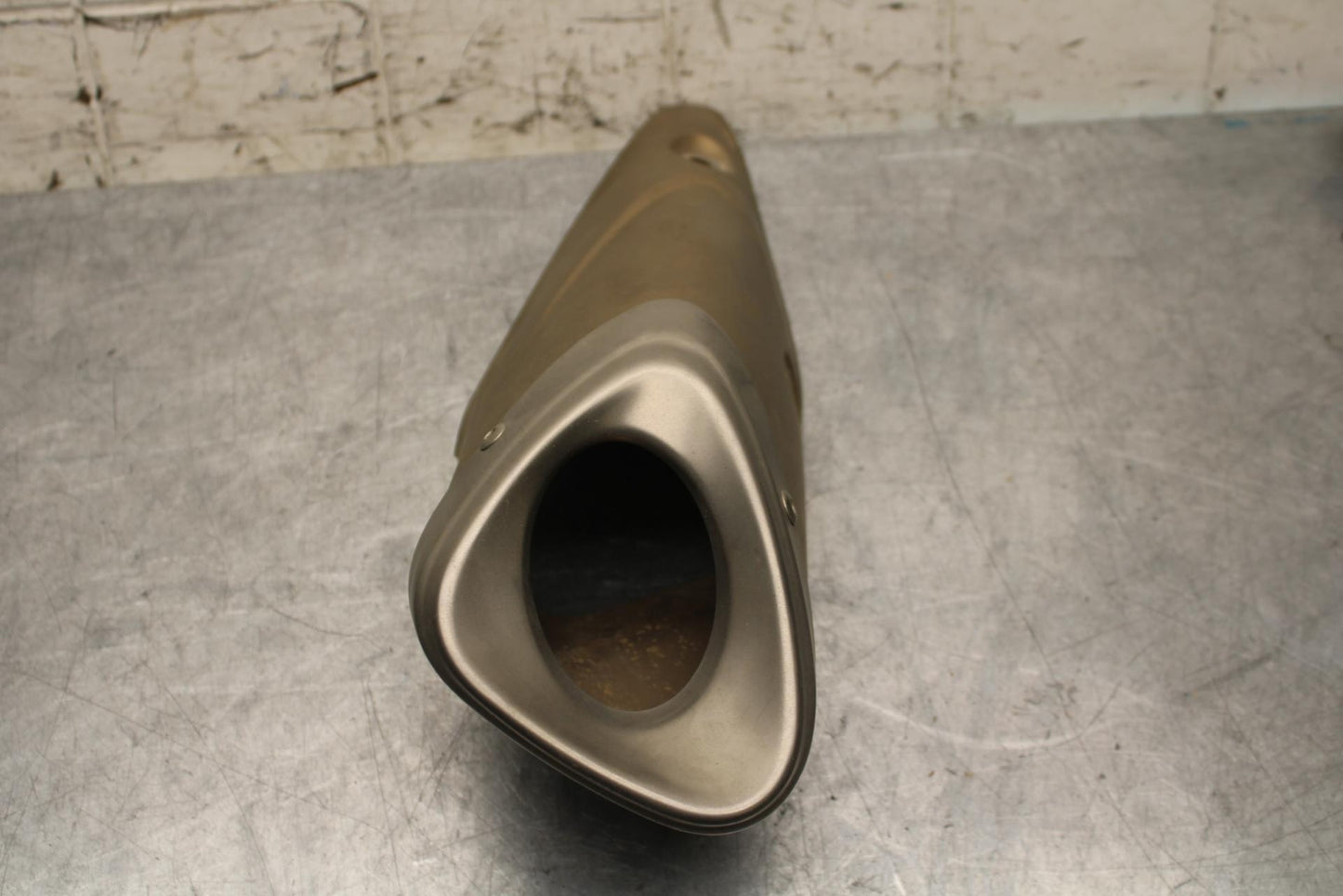 2015 Yamaha FZ09 REAR BACK MUFFLER EXHAUST PIPE COVER HEAT SHIELD GUARD BB69
