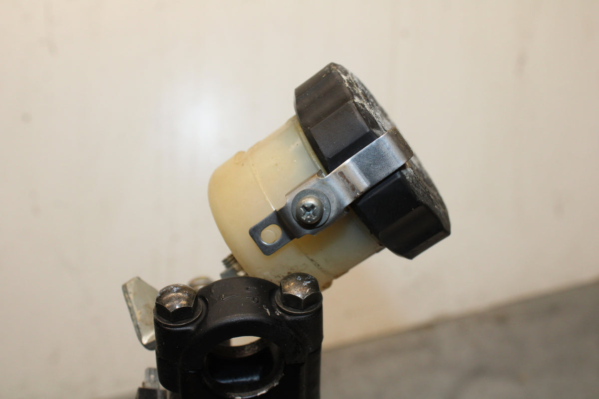 91-92 SUZUKI GSXR750 M  FRONT BRAKE MASTER CYLINDER w/ LEVER BB125
