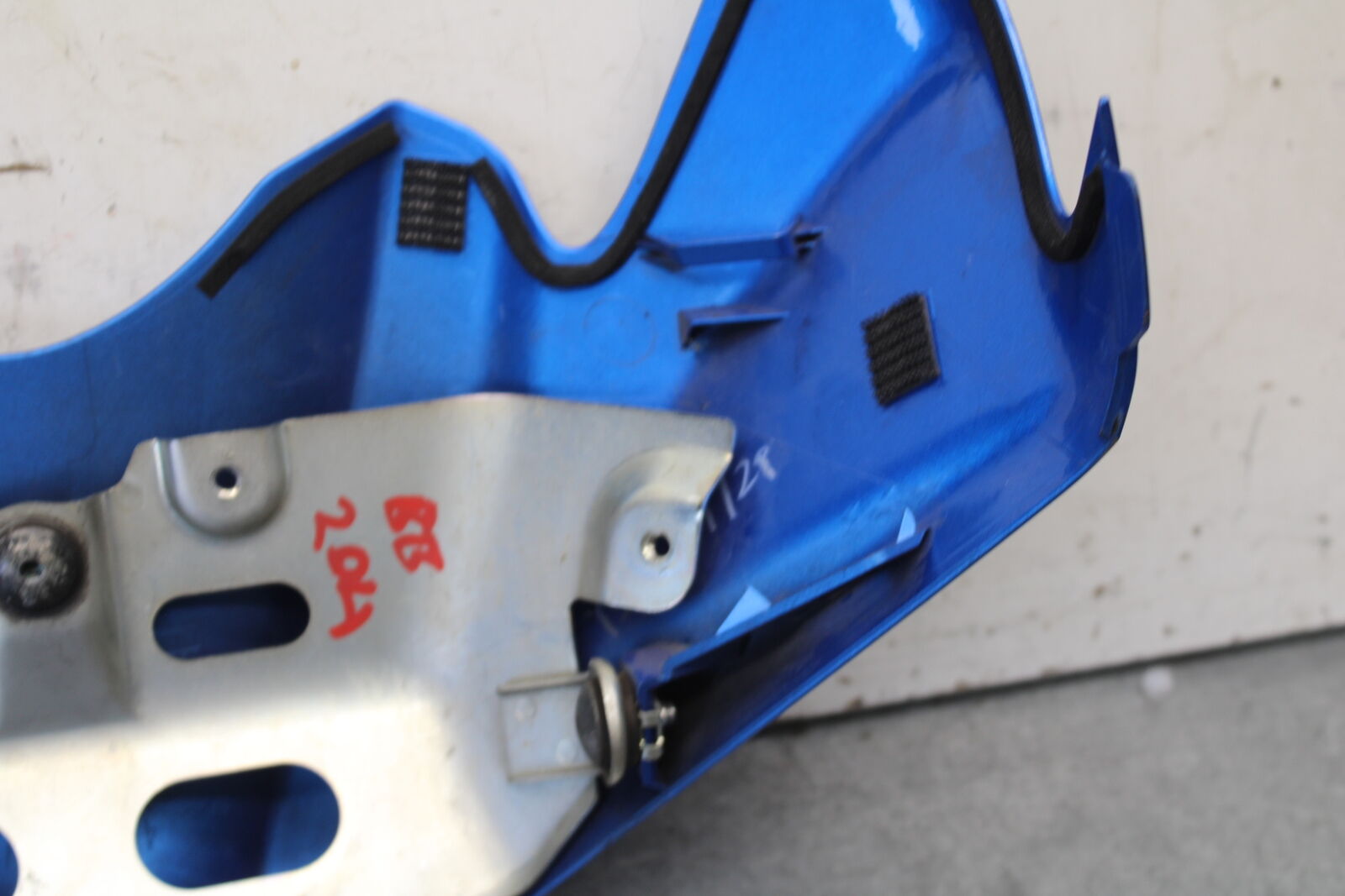 08-09 SUZUKI GSXR600 FRONT GAS TANK FUEL CELL FAIRING COWL COVER TRIM BB204