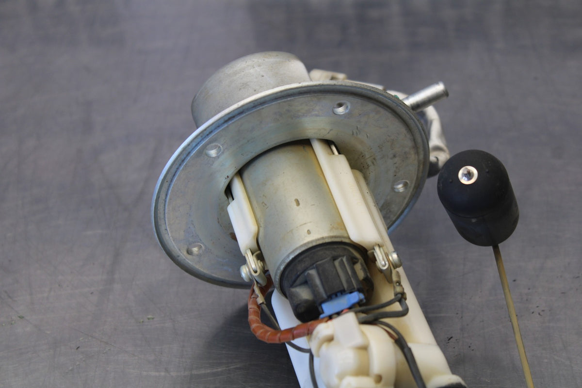 06-07 SUZUKI GSXR 600 FUEL PUMP GAS PETROL SENDER UNIT BB863