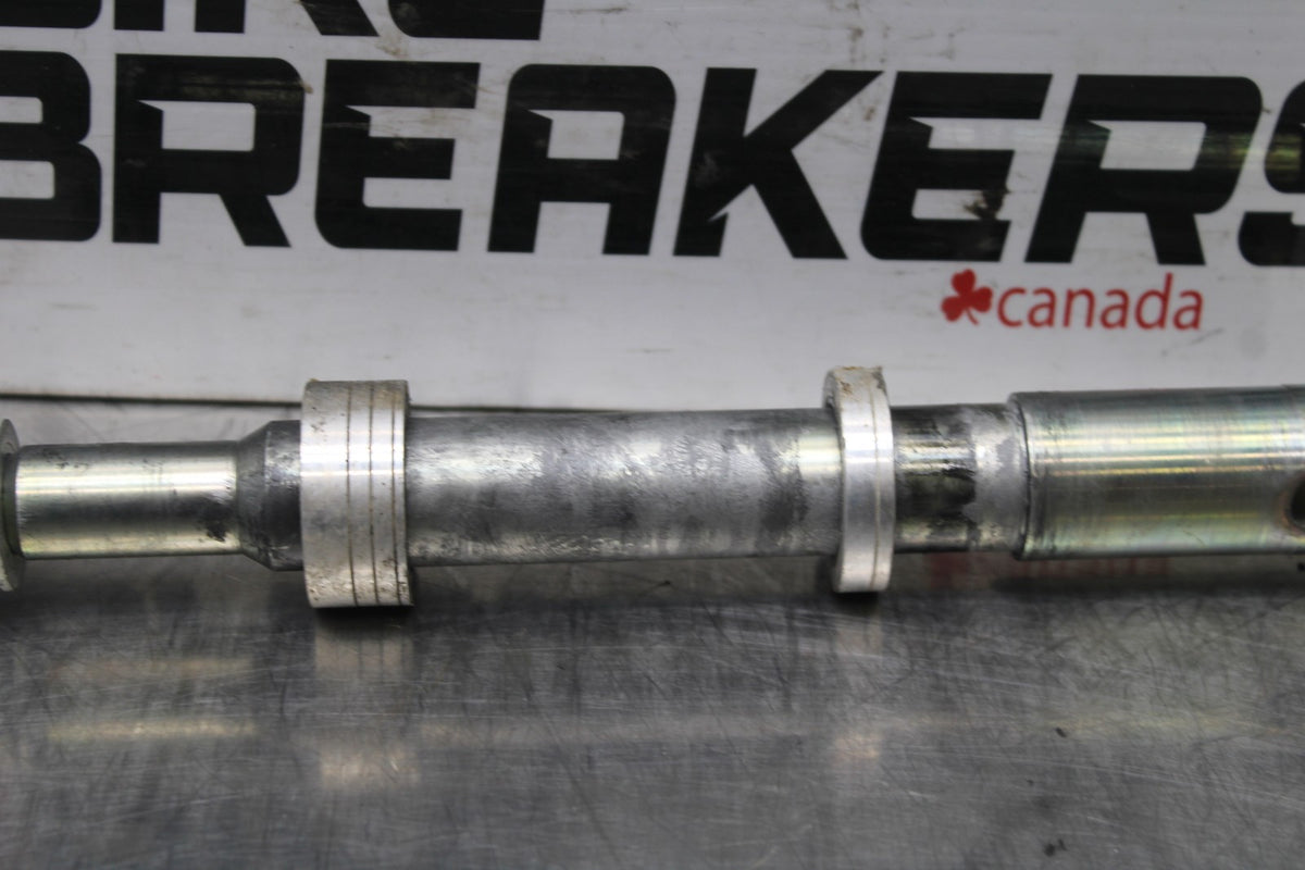 09 HARLEY-DAVIDSON SPORTSTER 1200 CUSTOM XL1200C FRONT WHEEL AXLE BOLT BB776