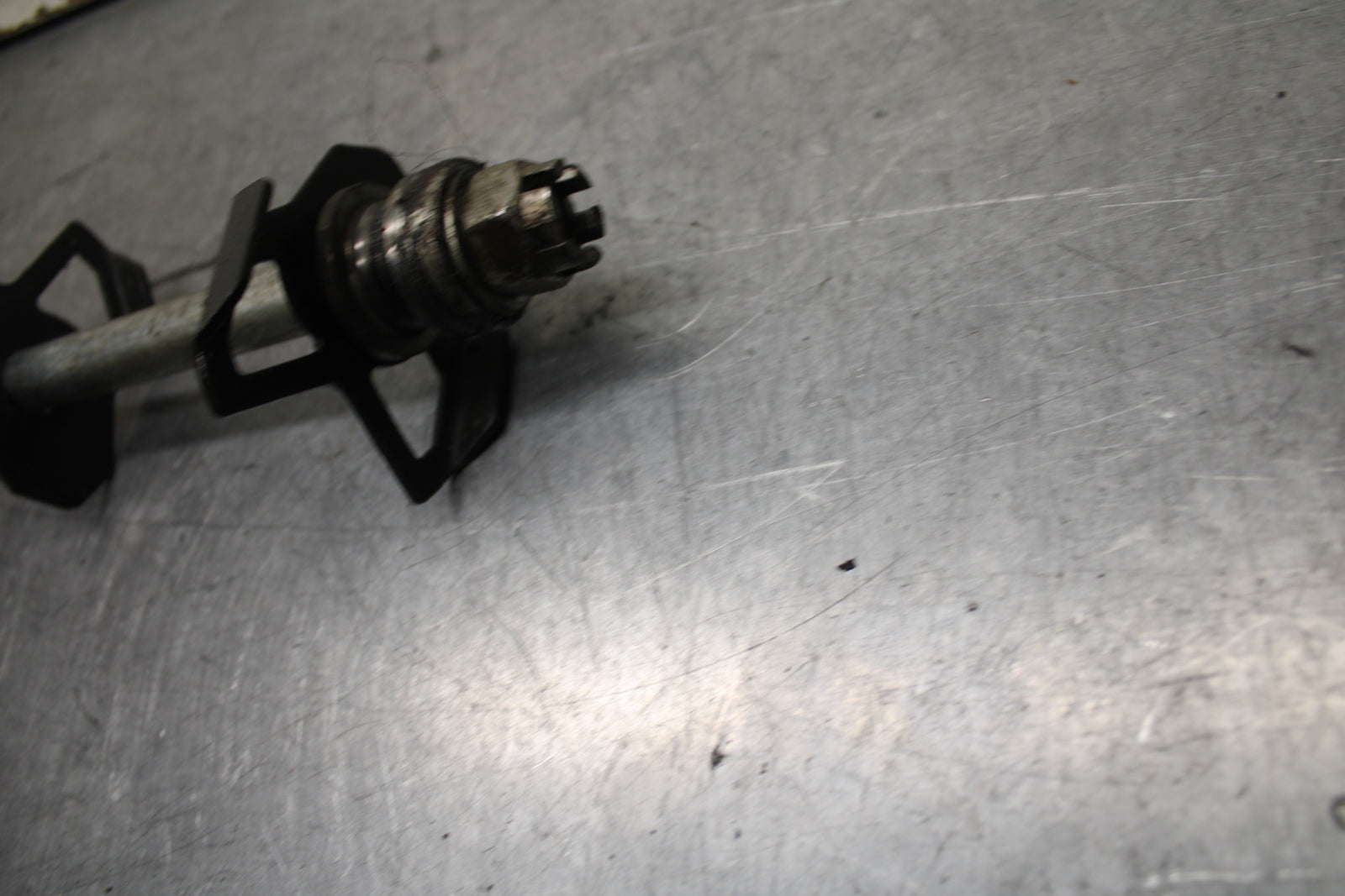 24 KAWASAKI NINJA 500 ABS REAR AXLE BACK WHEEL RIM PIVOT BOLT AXEL BB744