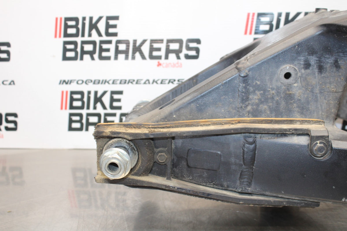 11-22 SUZUKI GSXR 600  REAR SWINGARM BACK SUSPENSION SWING ARM BB193