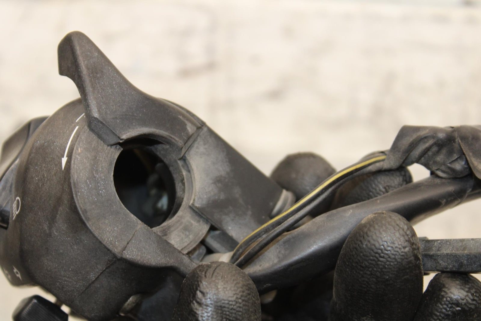  BB5591997 Suzuki Bandit 1200 GSF1200S LEFT CLIP ON HANDLE HORN SIGNALS  BB559