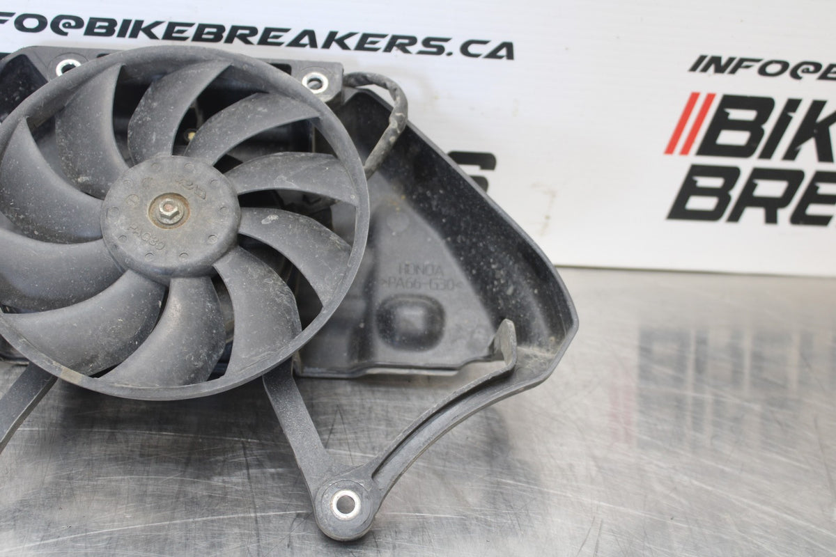 12 HONDA CB1000R ENGINE RADIATOR COOLING FAN BB200