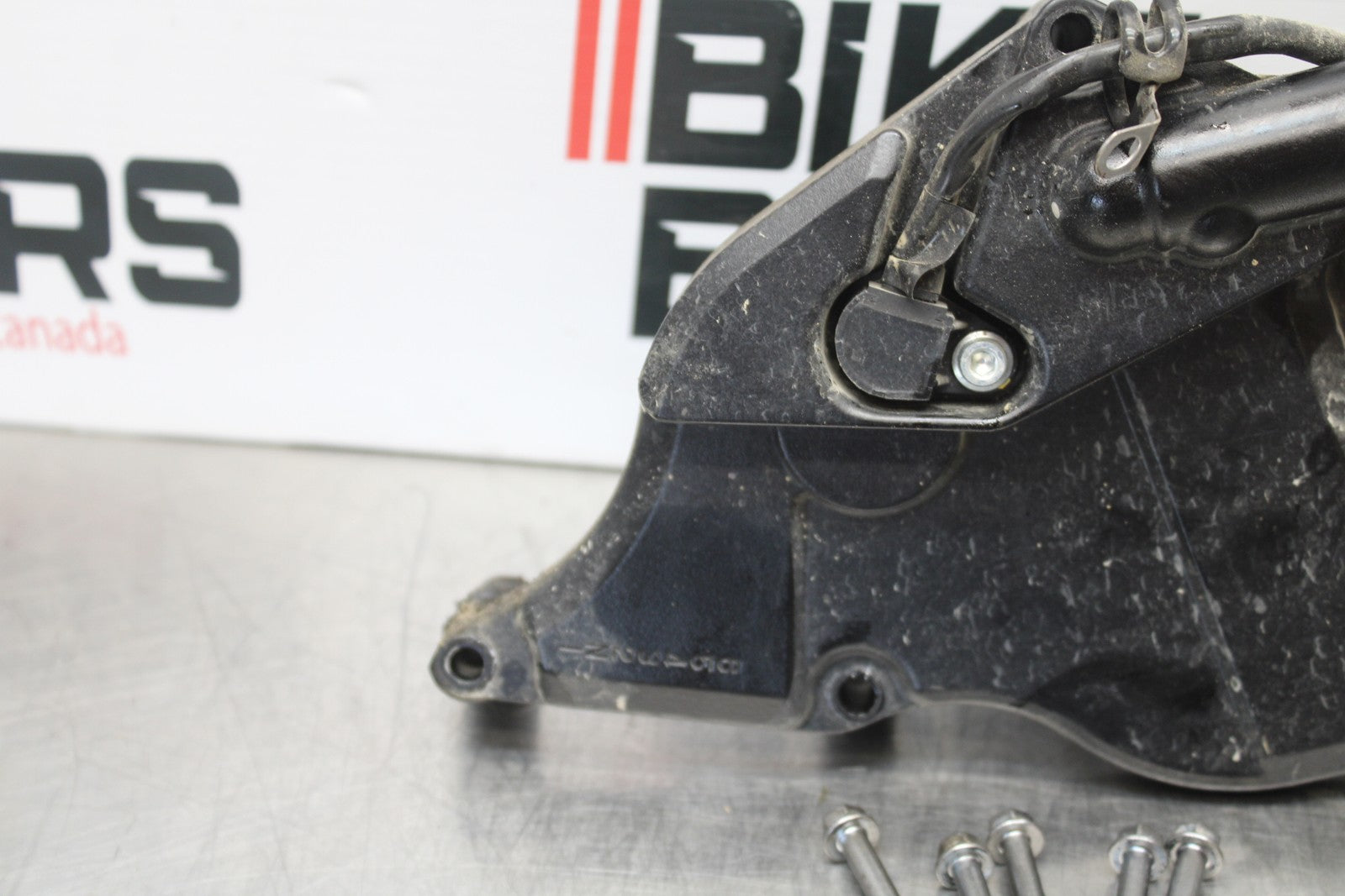 11-22 SUZUKI GSXR 600  ENGINE SPROCKET COVER BB193