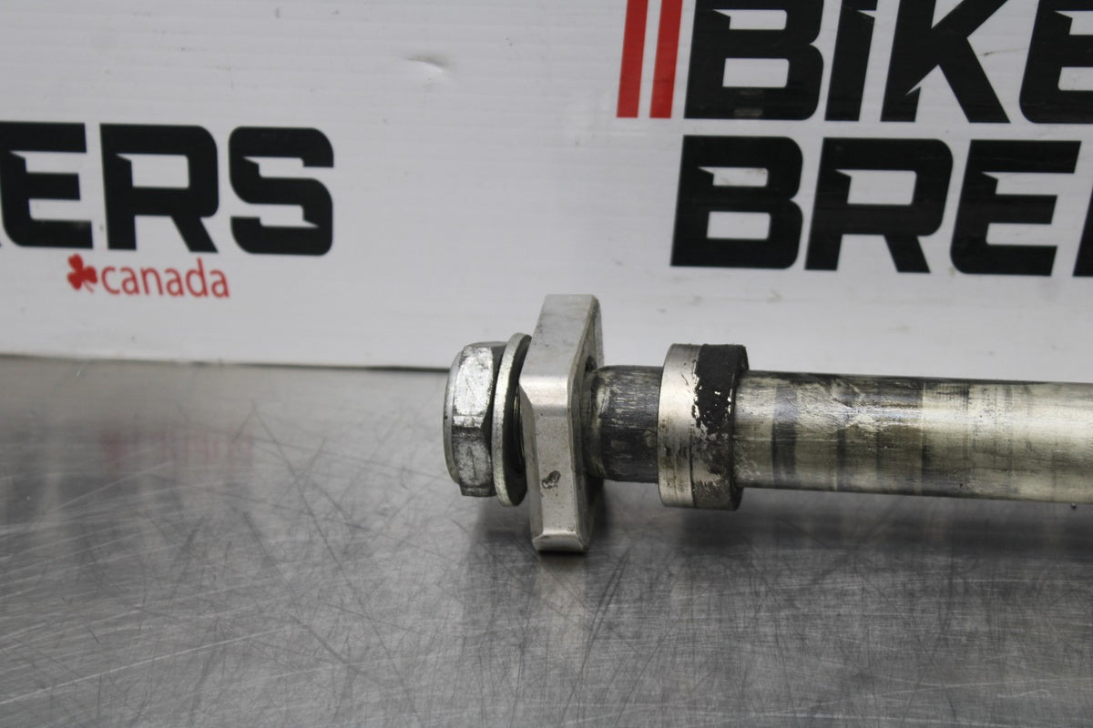 08-10 SUZUKI GSXR 600 REAR AXLE BACK WHEEL RIM PIVOT BOLT AXEL BB202