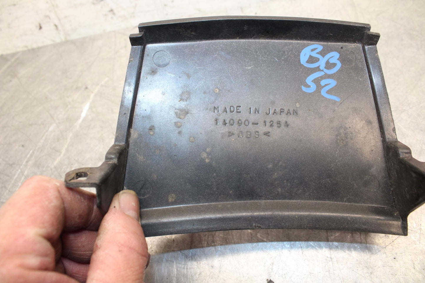 00-01 KAWASAKI ZZR600 14090-1254  TAIL FAIRING COVER TRIM BB31