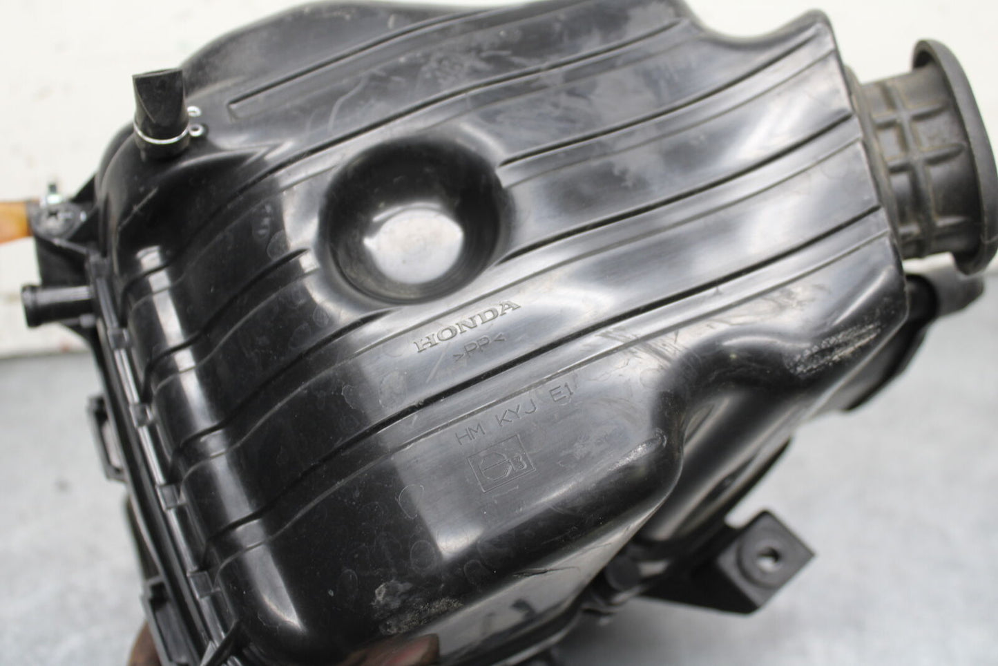 15-16 HONDA CB300F AIRBOX AIR INTAKE FILTER BOX BB740