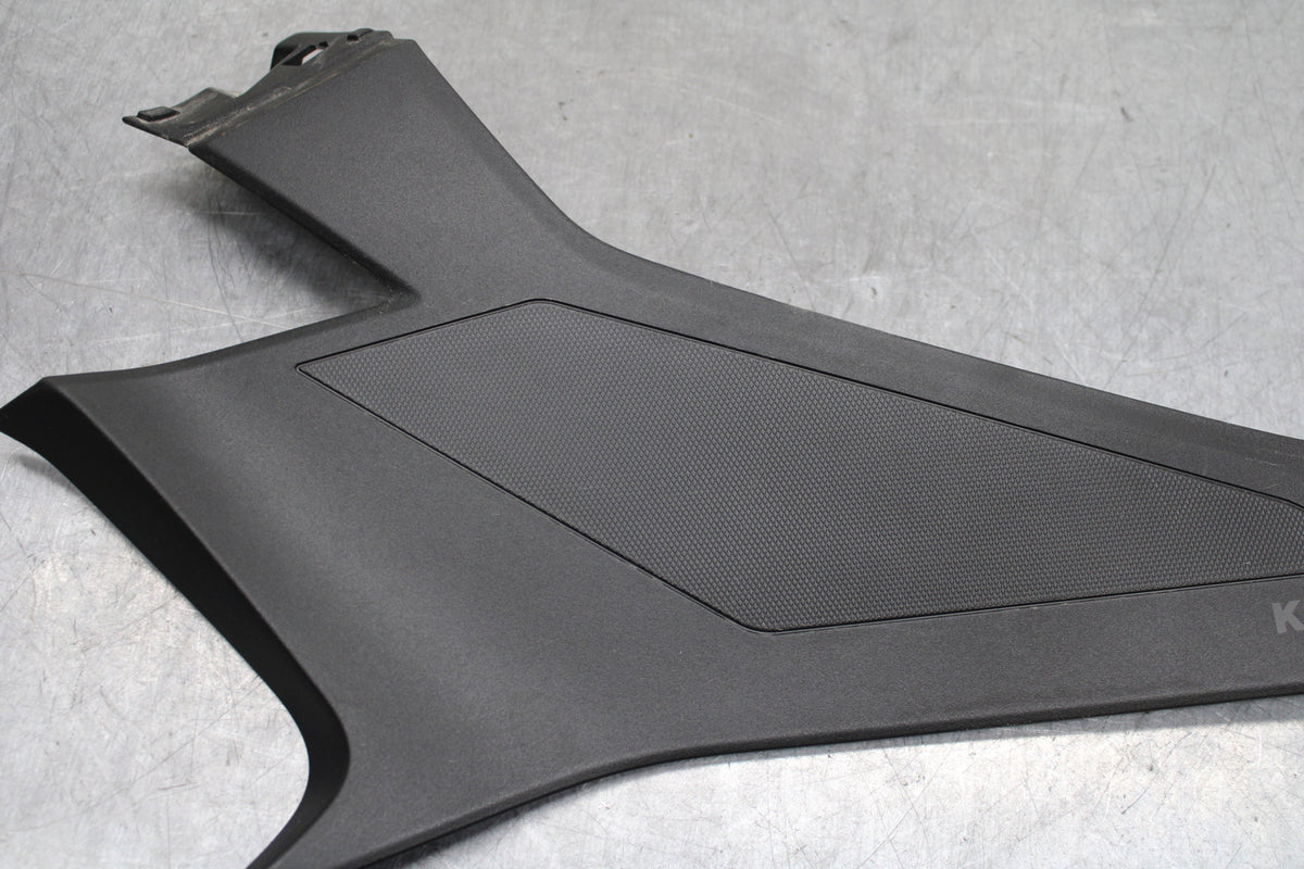 24 KAWASAKI NINJA 500 ABS LEFT GAS TANK FUEL CELL PANEL COVER TRIM COWL  BB730