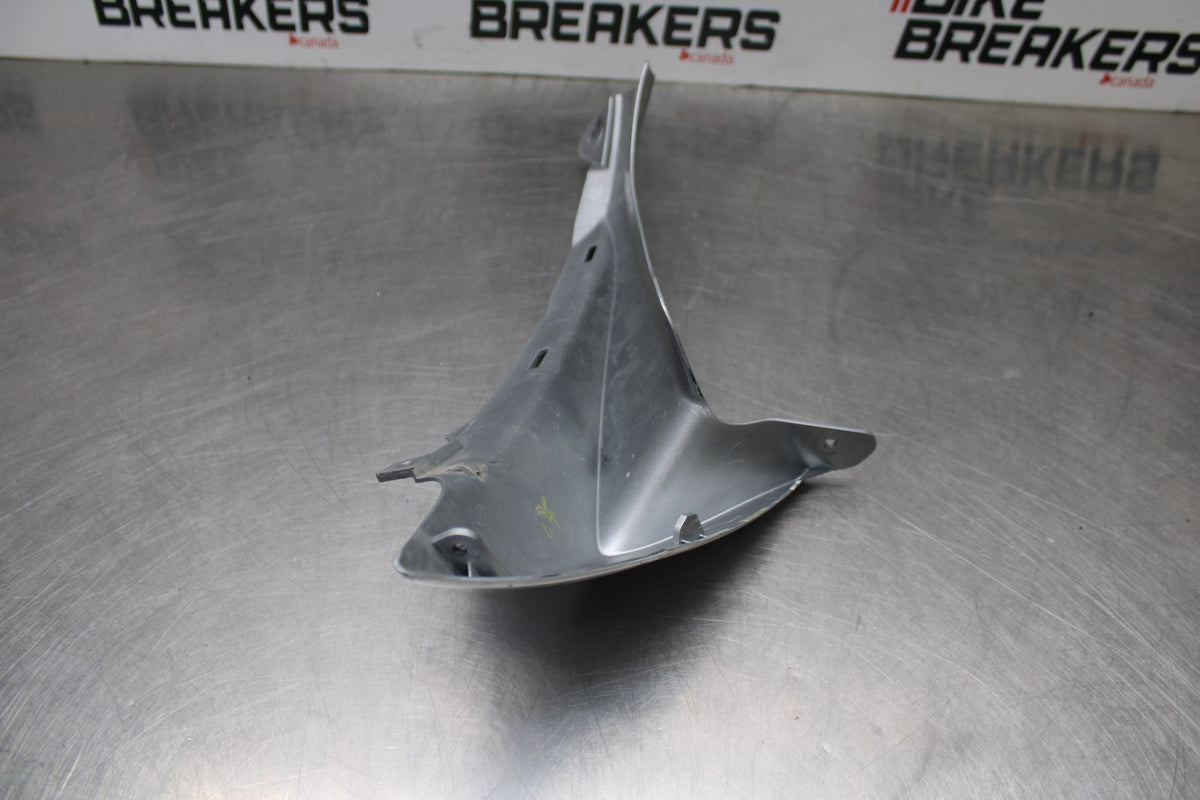 08-10 SUZUKI GSXR 600 LEFT FRONT UPPER MID SIDE FAIRING COWL PLASTIC BB00