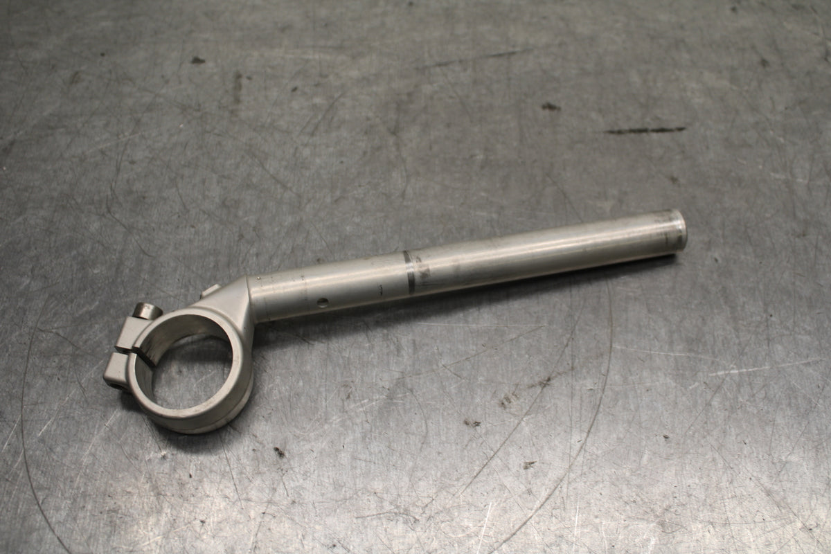 03-04 TRIUMPH DAYTONA 600 RIGHT CLIP ON HANDLEBAR BB745