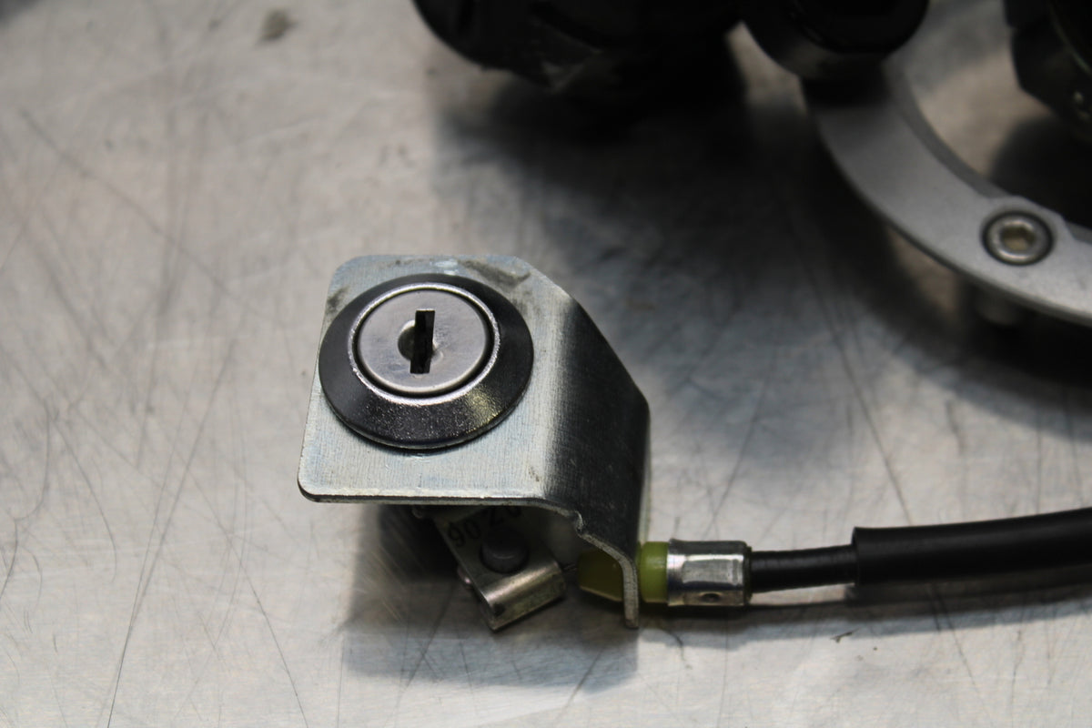 11 SUZUKI GSXR1000 IGNITION LOCK KEY SET W/ GAS CAP AND SEAT LOCK BB142