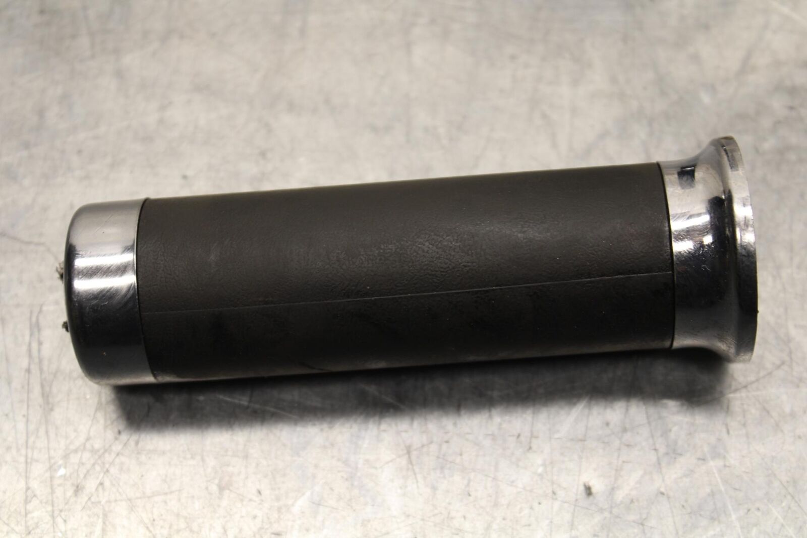 2007 Honda Shadow Spirit 1100 VT1100C RIGHT LEFT CLIPON HANDLEBAR GRIPS  BB561