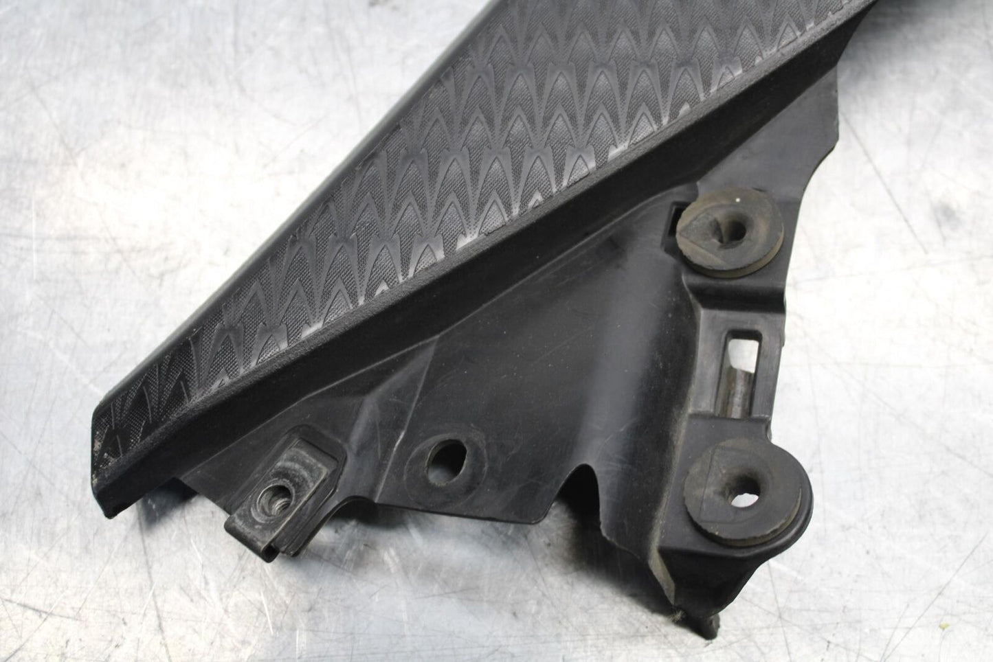 15-16 KAWASAKI EX300 LEFT AND RIGHT SET PAIR GAS TANK FUEL CELL PANEL TRIM BB635