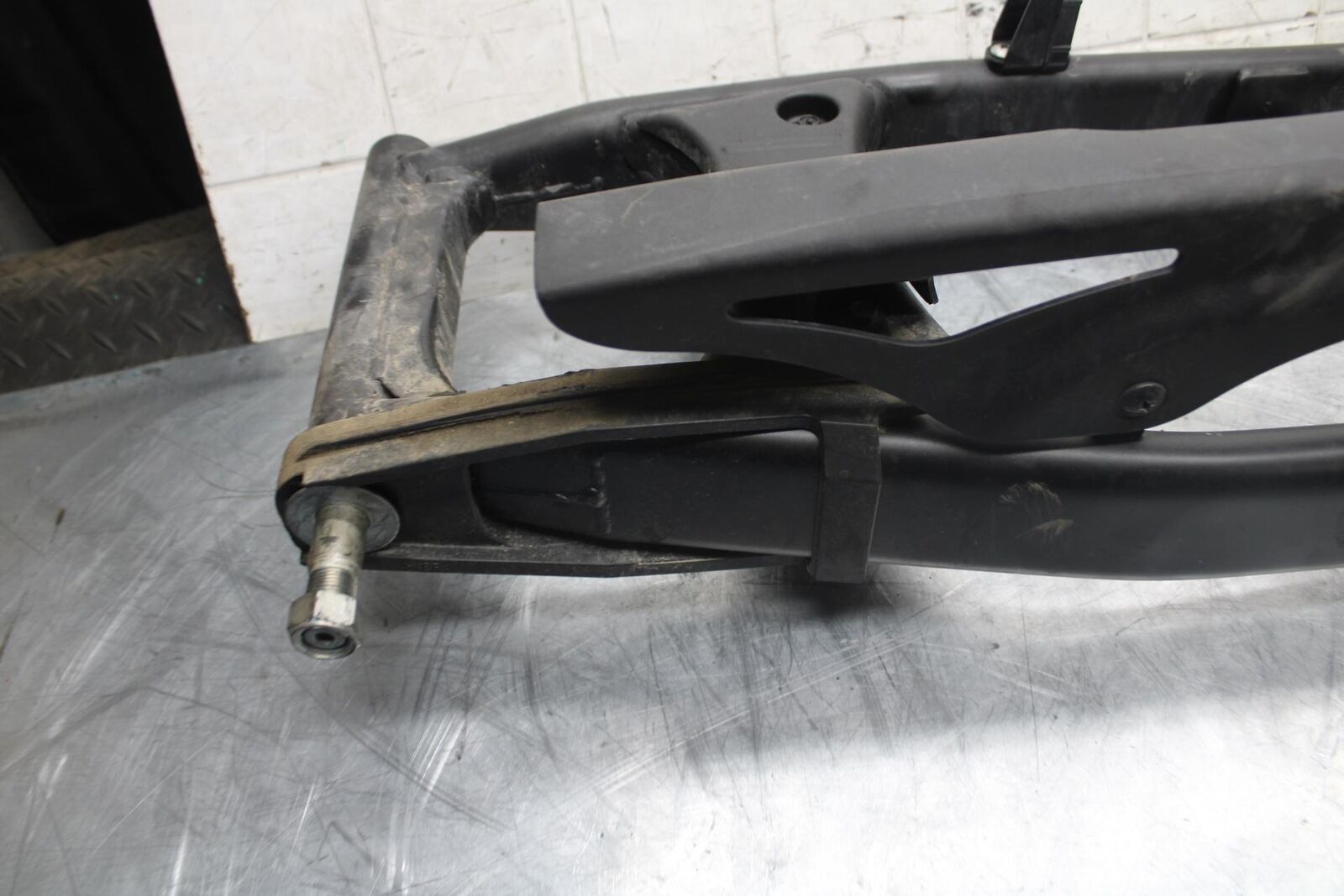 2017 Suzuki SV650X SV650AL7 ABS REAR SWINGARM BACK SUSPENSION SWING ARM BB512