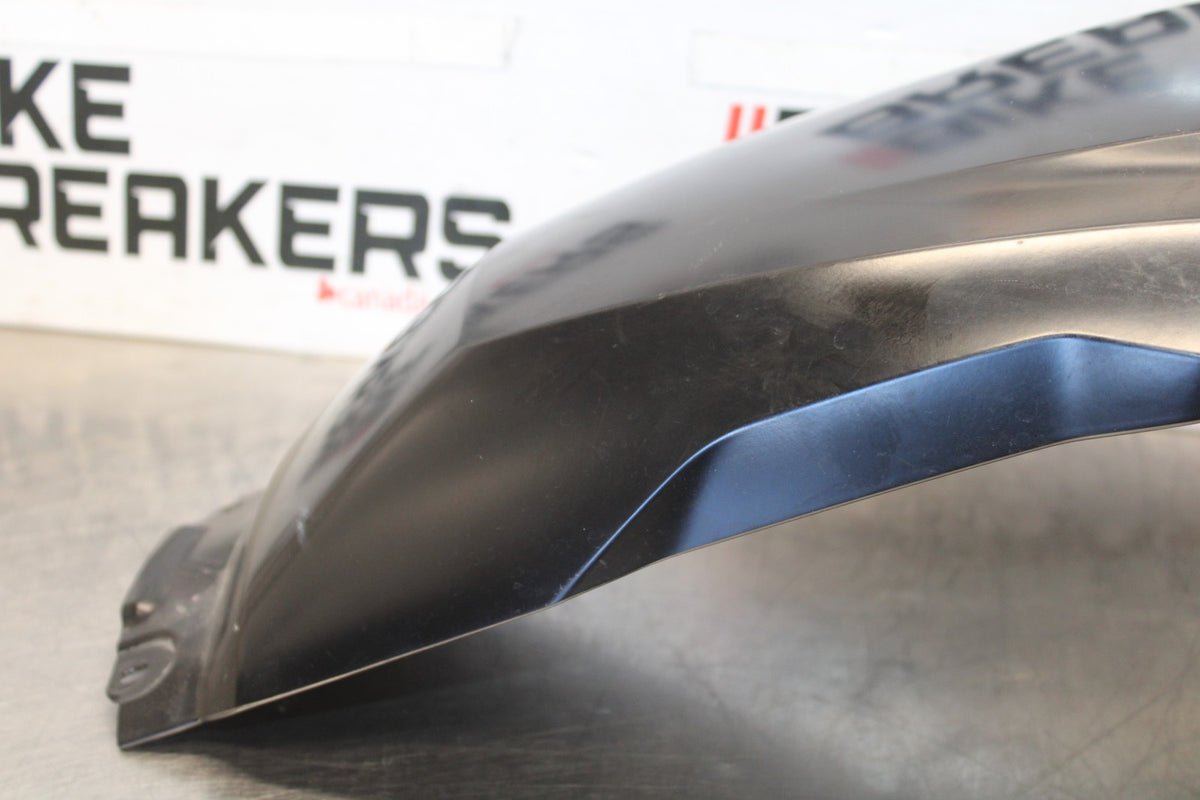 19 BMW F750GS CENTER GAS TANK FUEL CELL COVER FAIRING COWL BB938