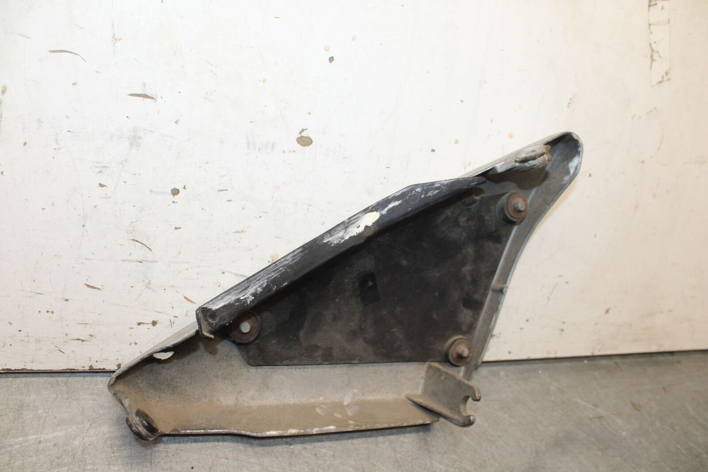 82-83 YAMAHA MAXIM 750 LEFT FRAME COVER COWL BB671