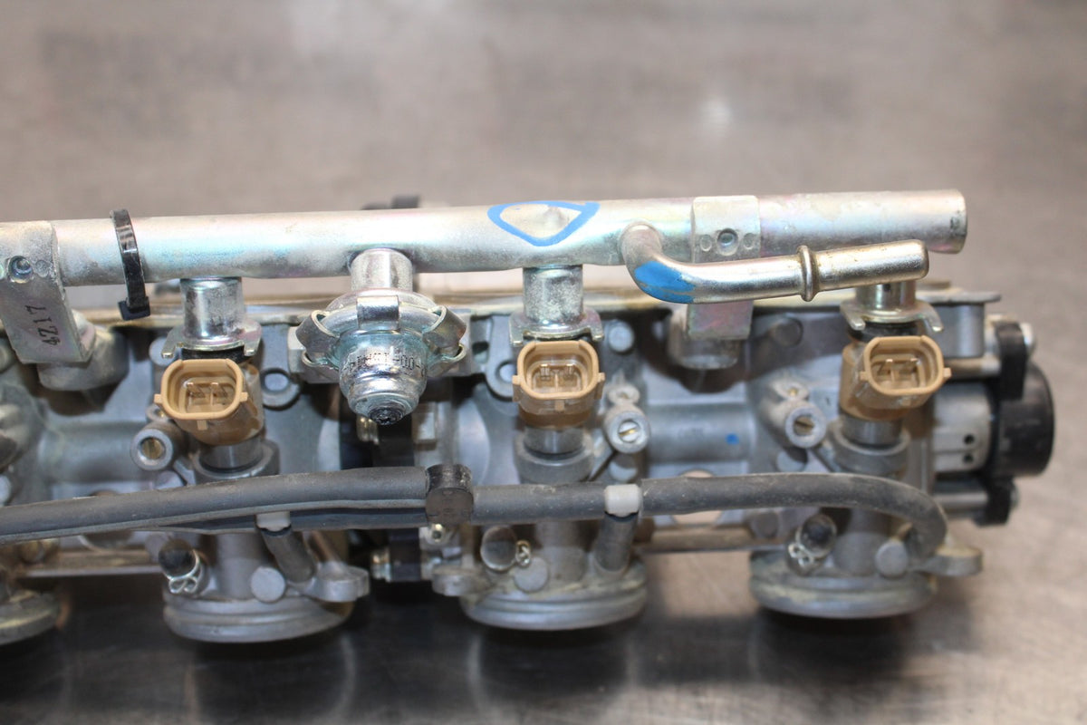 03-04 HONDA CBR600RR MAIN FUEL INJECTORS / THROTTLE BODIES BB661