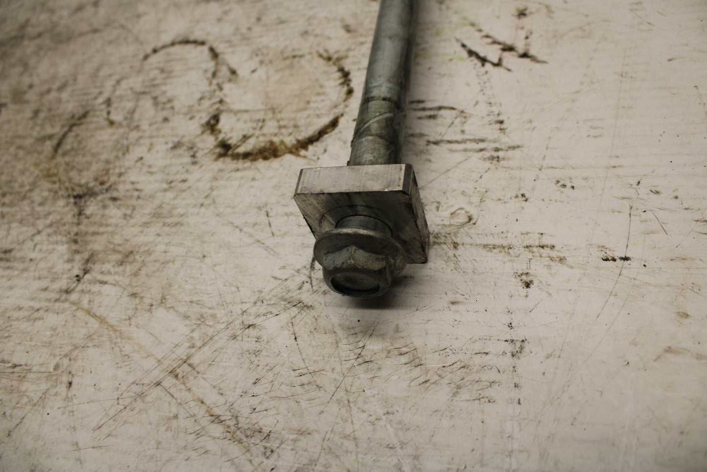 07-09 KAWASAKI VERSYS 650 REAR AXLE BACK WHEEL RIM PIVOT BOLT AXEL BB302