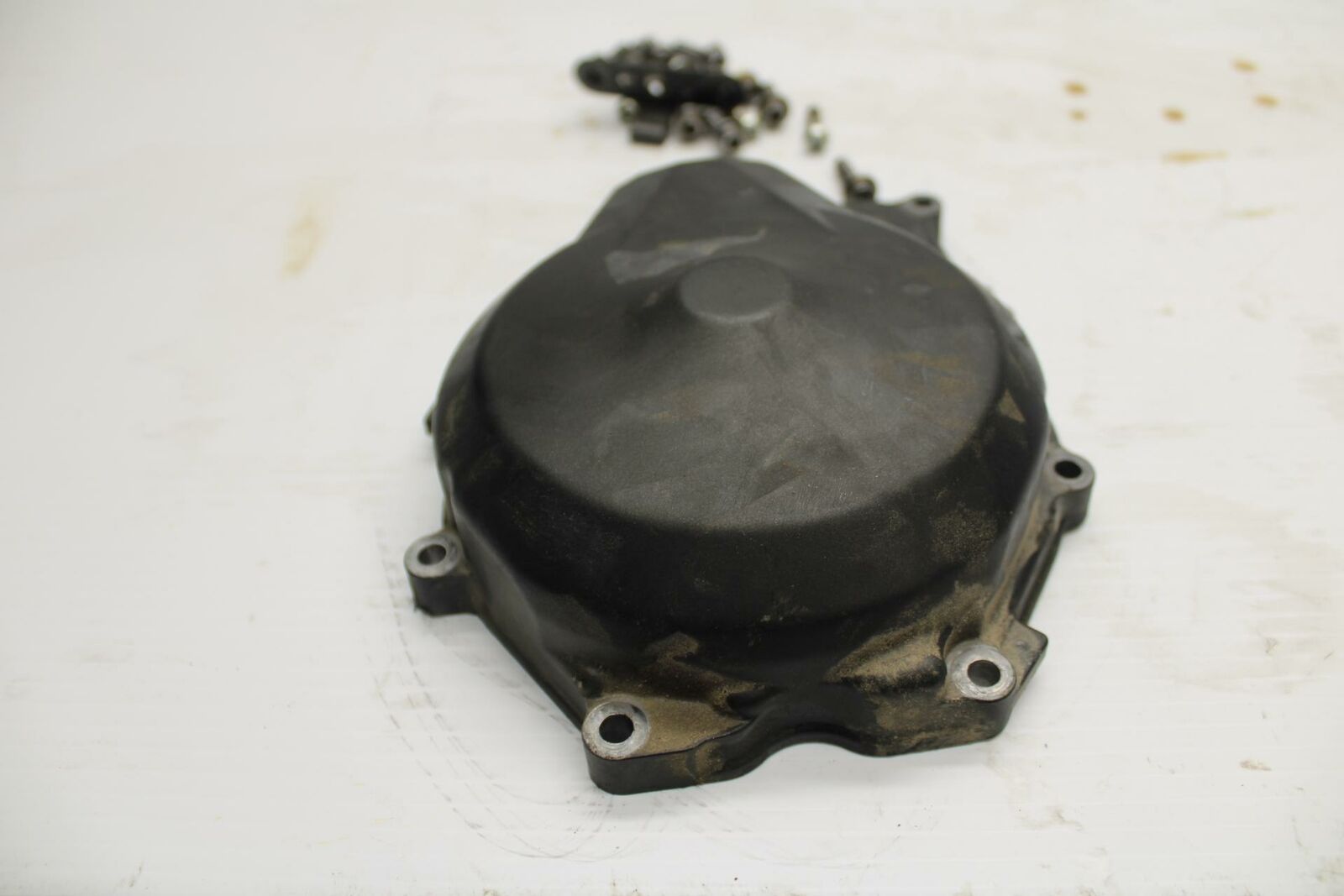 08-16 YAMAHA YZF R6 STATOR MAGNETO ALTERNATOR GENERATOR COVER BB273