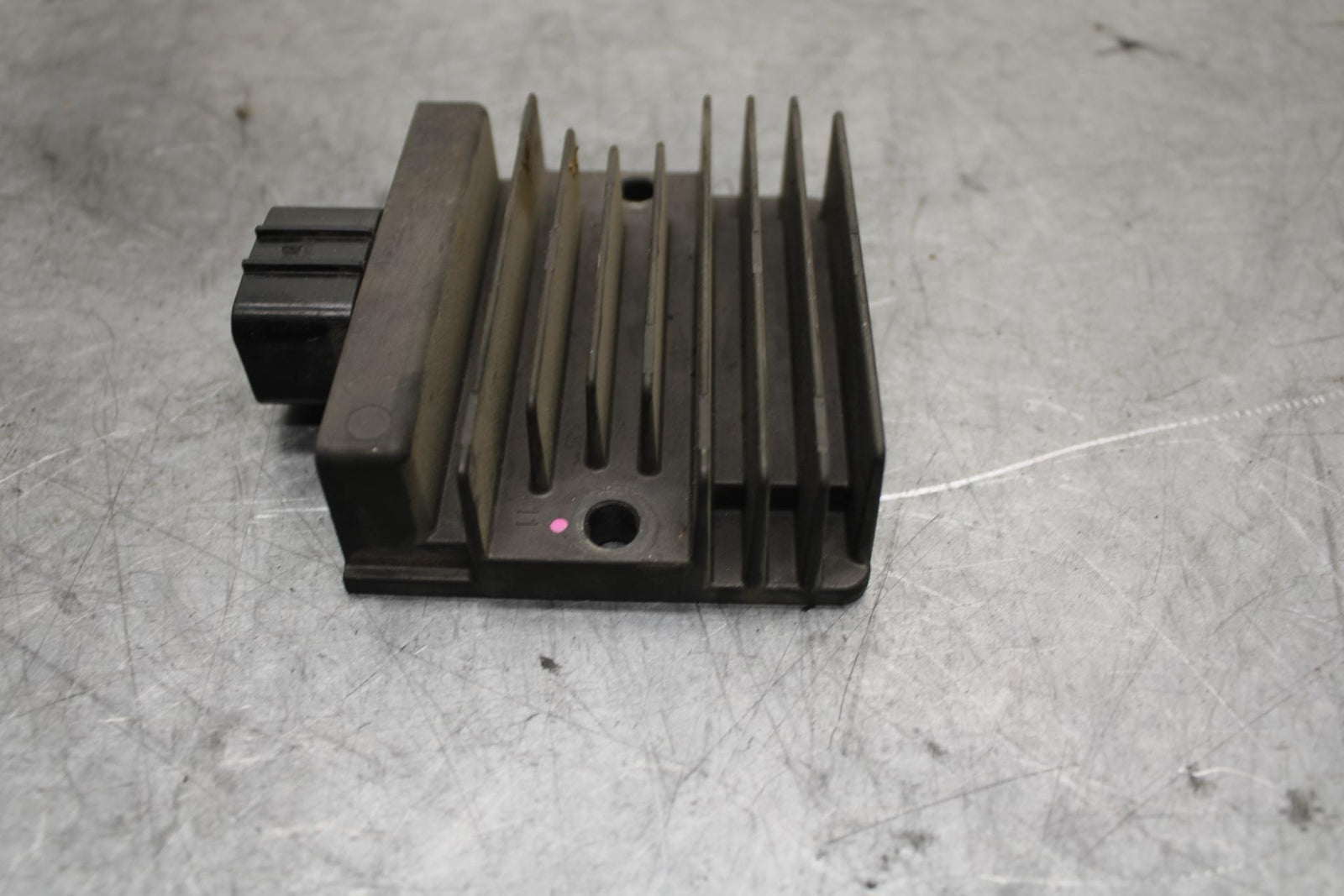 17 KAWASAKI Z900 ZR900 RECTIFIER VOLTAGE REGULATOR 21066-0753 BB549