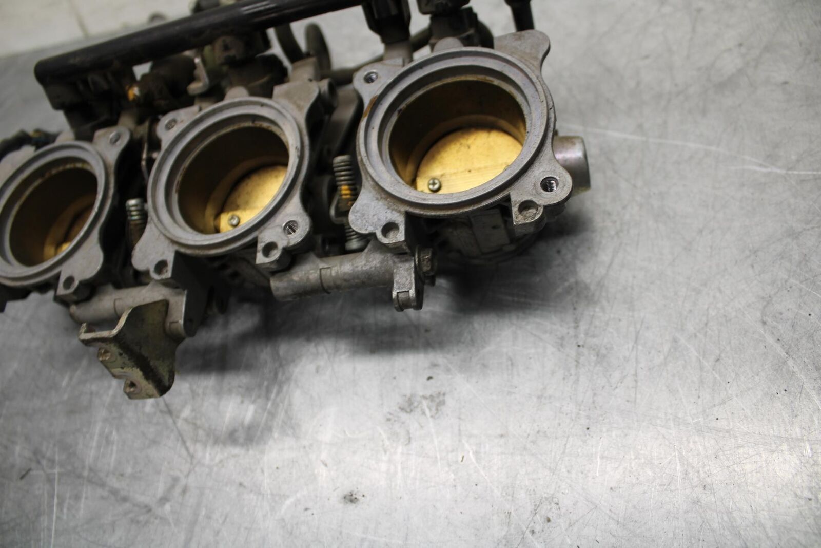 06-07 TRIUMPH DAYTONA 675 DAYTONA 675 MAIN FUEL INJECTORS / THROTTLE BODIES BB44