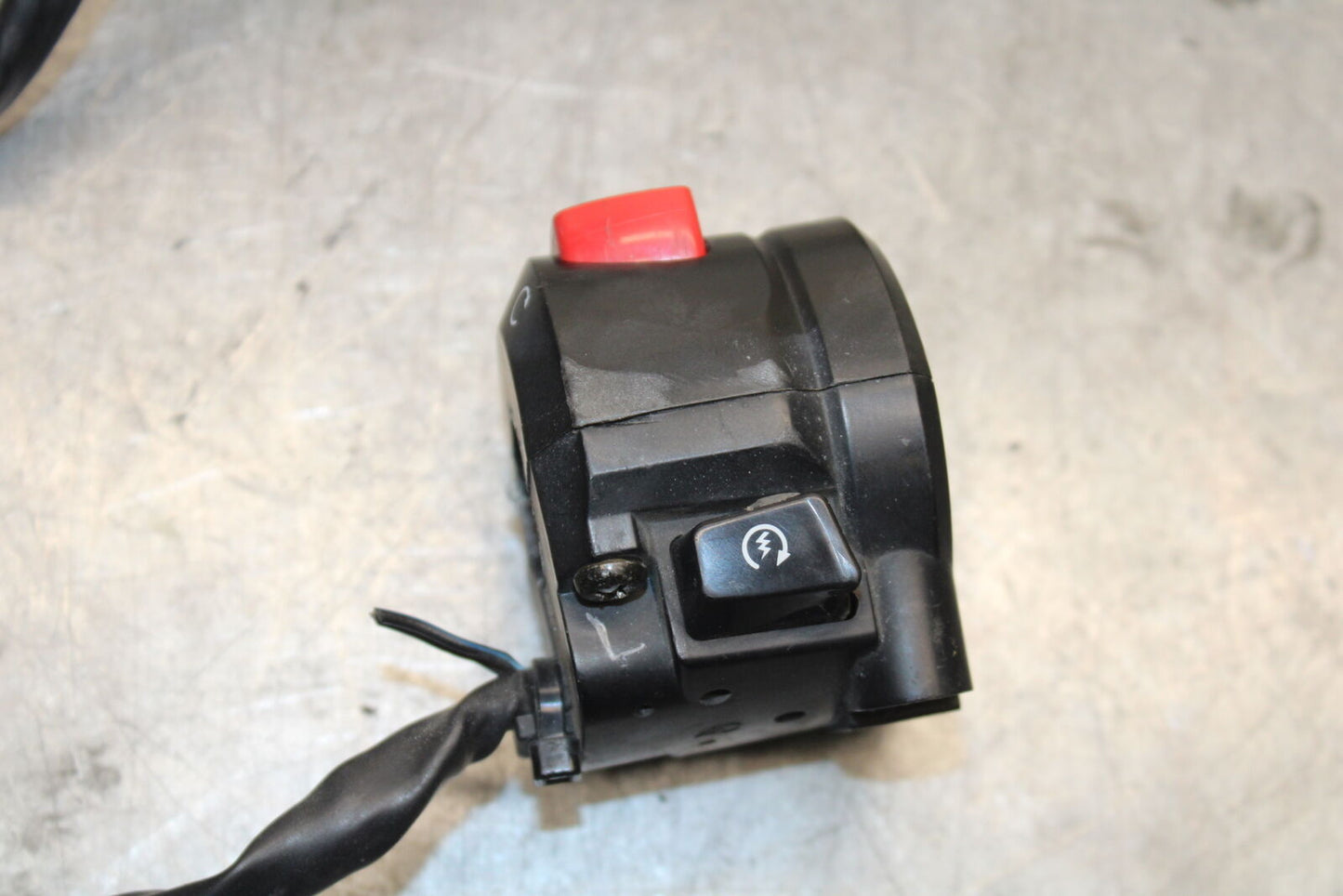 05-06 SUZUKI GSXR1000 RIGHT CLIP ON HANDLE KILL OFF START SWITCH SWITCHES BB677