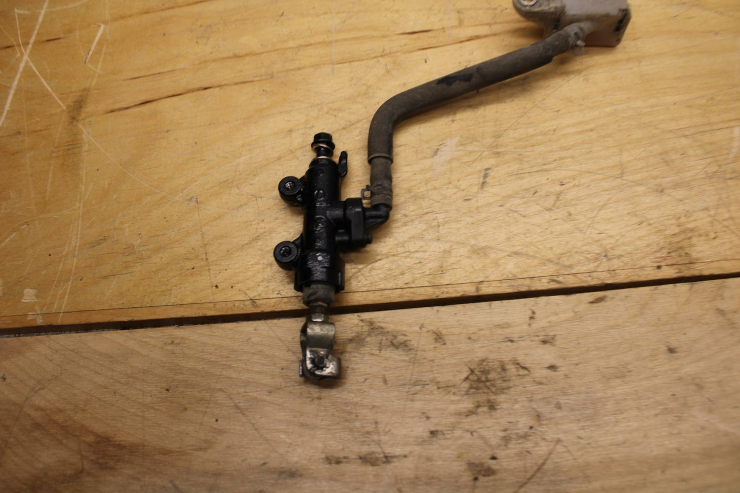 13-15 HONDA CBR500R REAR  BRAKE MASTER CYLINDER W RESERVOIR 43510-MGZ-D01 BB315