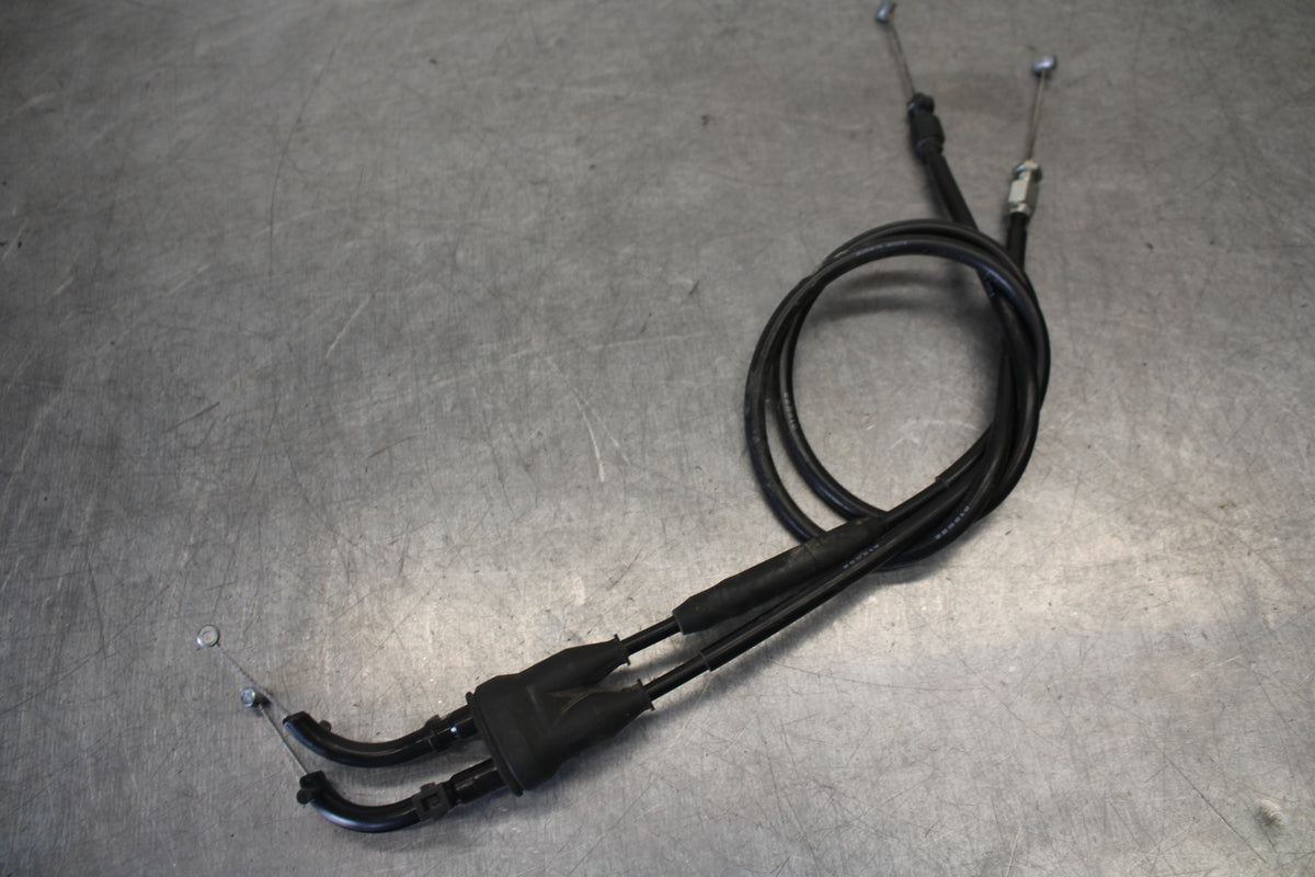 09-14 YAMAHA YZF R1 THROTTLE CABLES LINES 14B-26302-01-00 BB696
