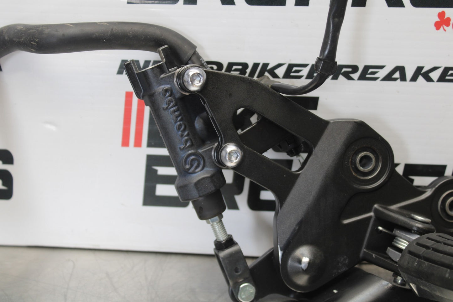 23-24 YAMAHA MT-07 RIGHT REARSET REAR SET DRIVER FOOT PEG REST STOP BB194