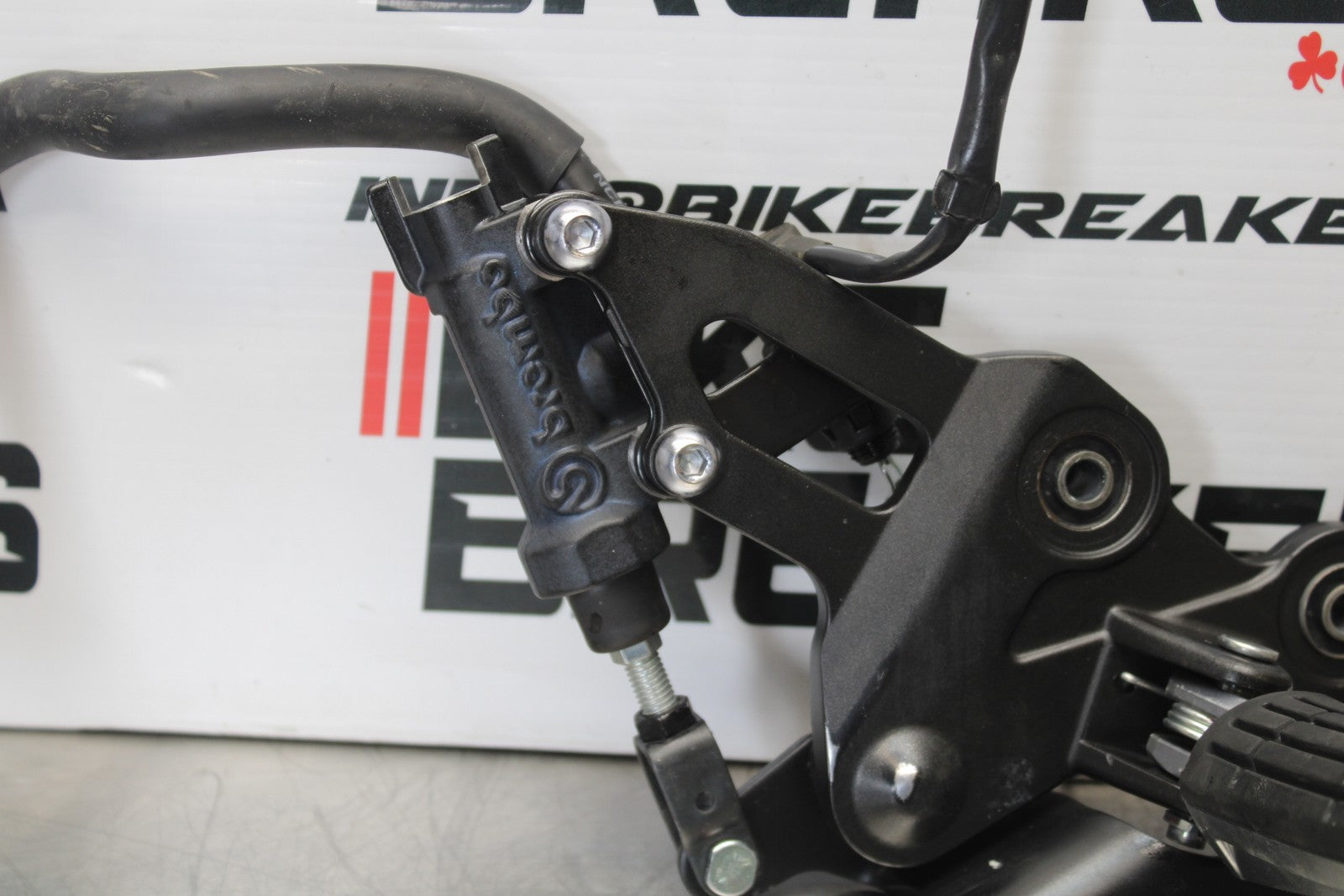 23-24 YAMAHA MT-07 RIGHT REARSET REAR SET DRIVER FOOT PEG REST STOP BB194