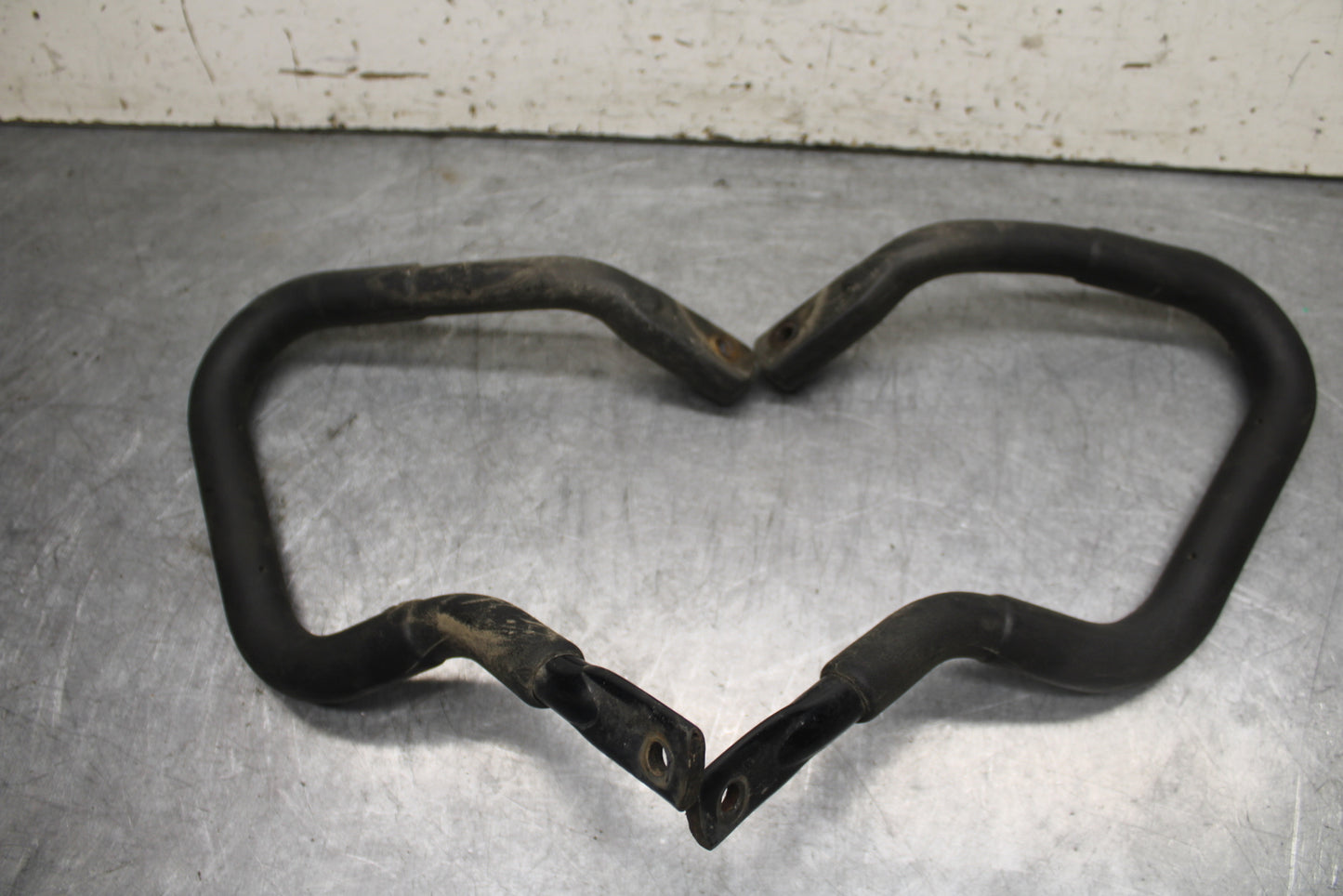 05-06 YAMAHA ROYAL STAR PASSENGER REAR SEAT GRAB BAR HANDLE SET BB697