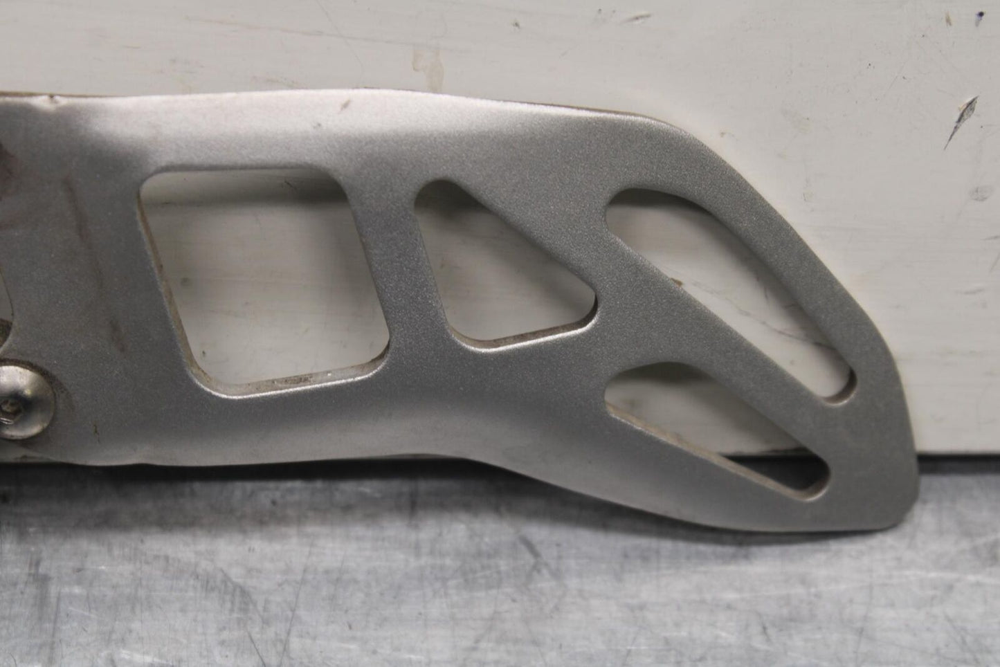 2011 Suzuki GSXR600 LEFT REARSET REAR SET DRIVER FOOT PEG REST STOP BB605