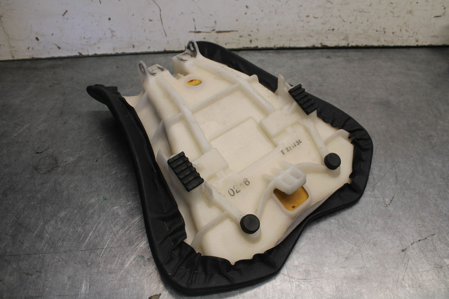 09-12 KAWASAKI NINJA ZX6R FRONT DRIVERS SEAT PAD SADDLE 53066-0246-MA BB698