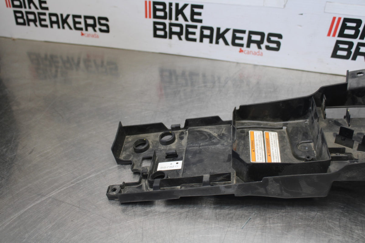 15-17 YAMAHA FJ09 REAR BACK TAIL UNDERTAIL BATTERY TRAY PLASTIC BB906