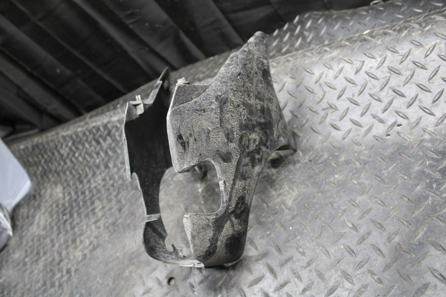 03-05 HONDA SHADOW CLASSIC 750 FRAME COVER COWL BB229