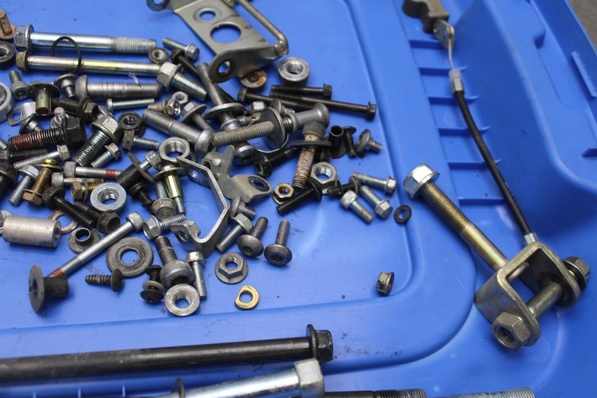 98-05 HONDA SUPER HAWK 1000 VTR1000F MOUNTING BOLTS HARDWARE SCREWS BB924