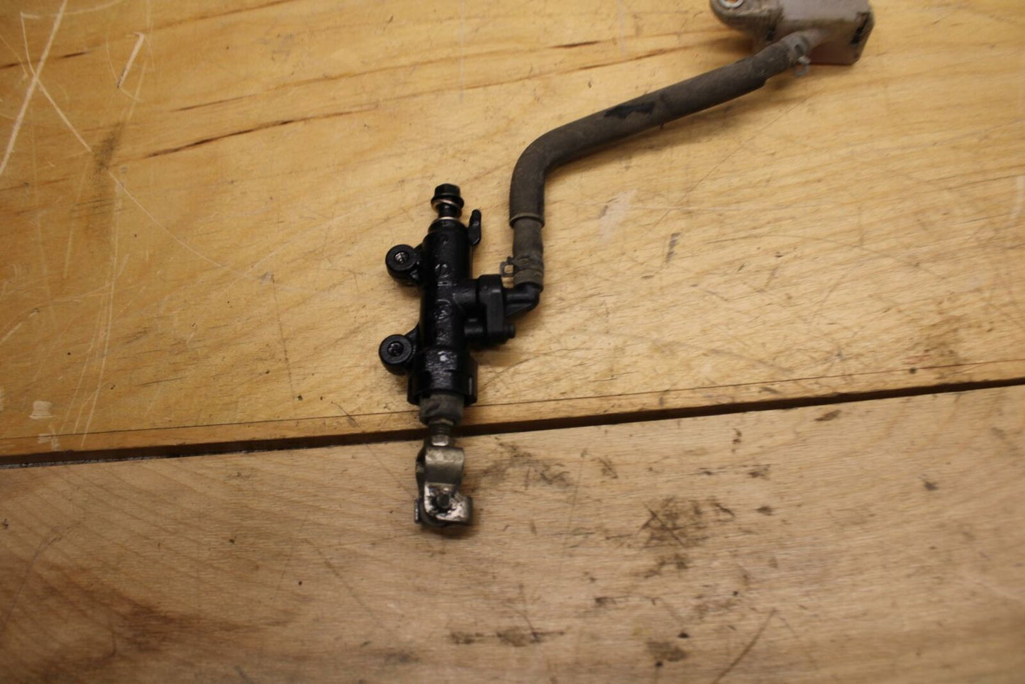 13-15 HONDA CBR500R REAR  BRAKE MASTER CYLINDER W RESERVOIR 43510-MGZ-D01 BB315