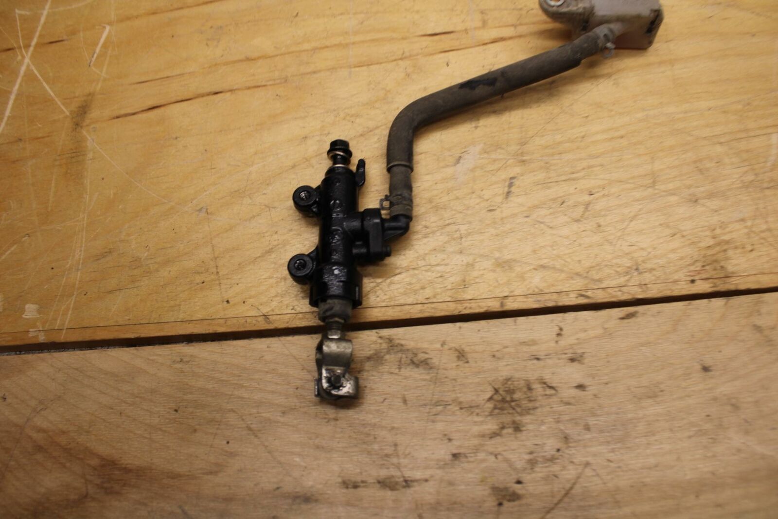 13-15 HONDA CBR500R REAR  BRAKE MASTER CYLINDER W RESERVOIR 43510-MGZ-D01 BB315